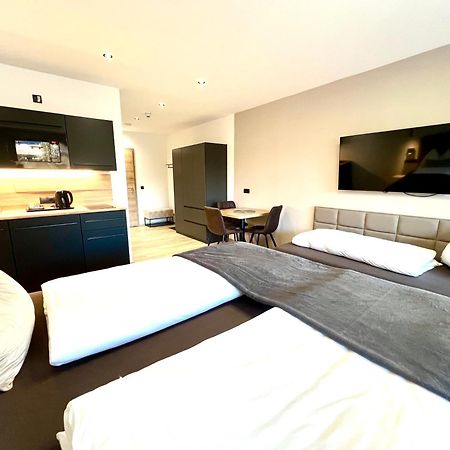 Goldhirsch Aparthotel Ваграйн Екстериор снимка