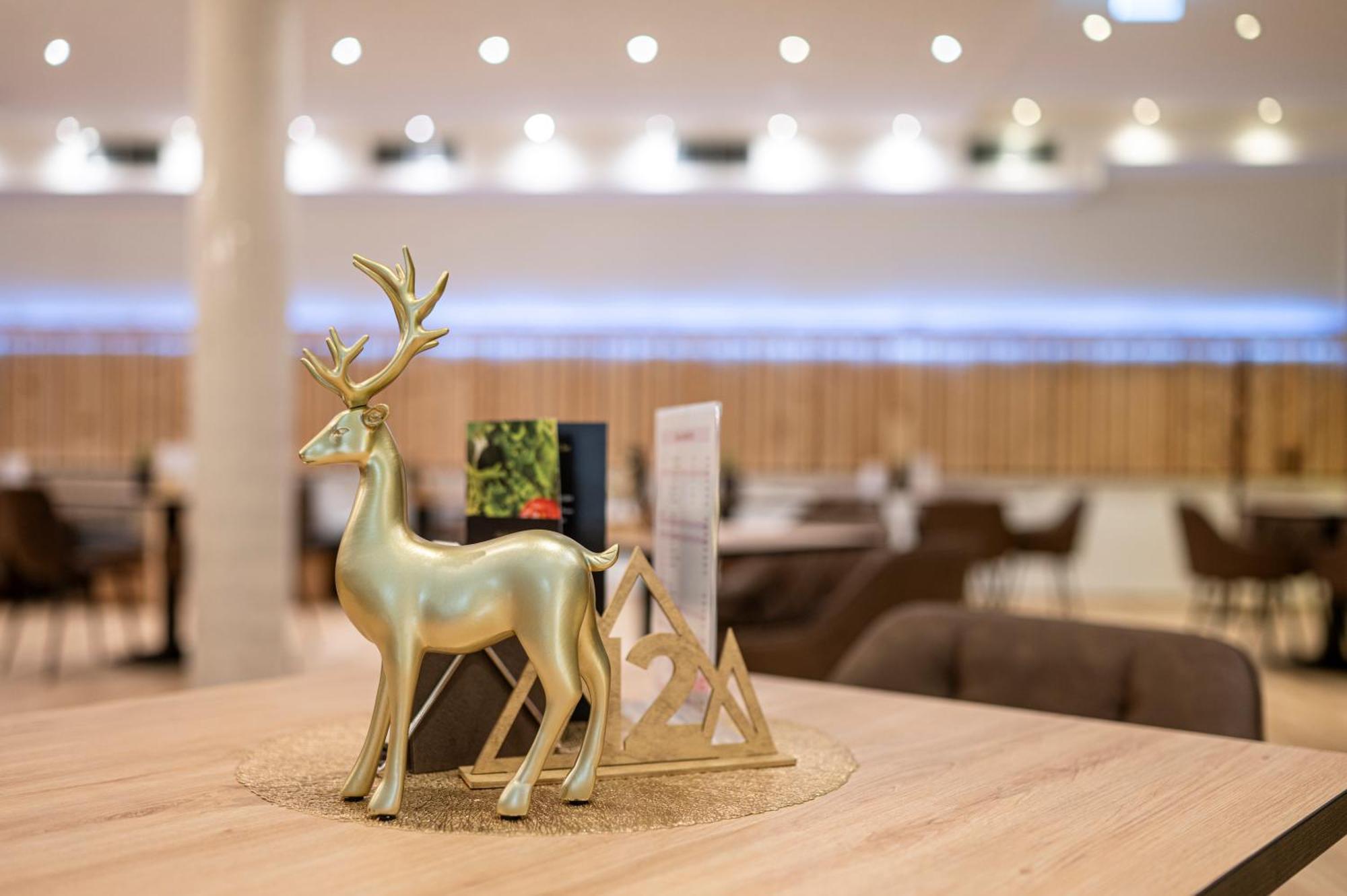 Goldhirsch Aparthotel Ваграйн Екстериор снимка